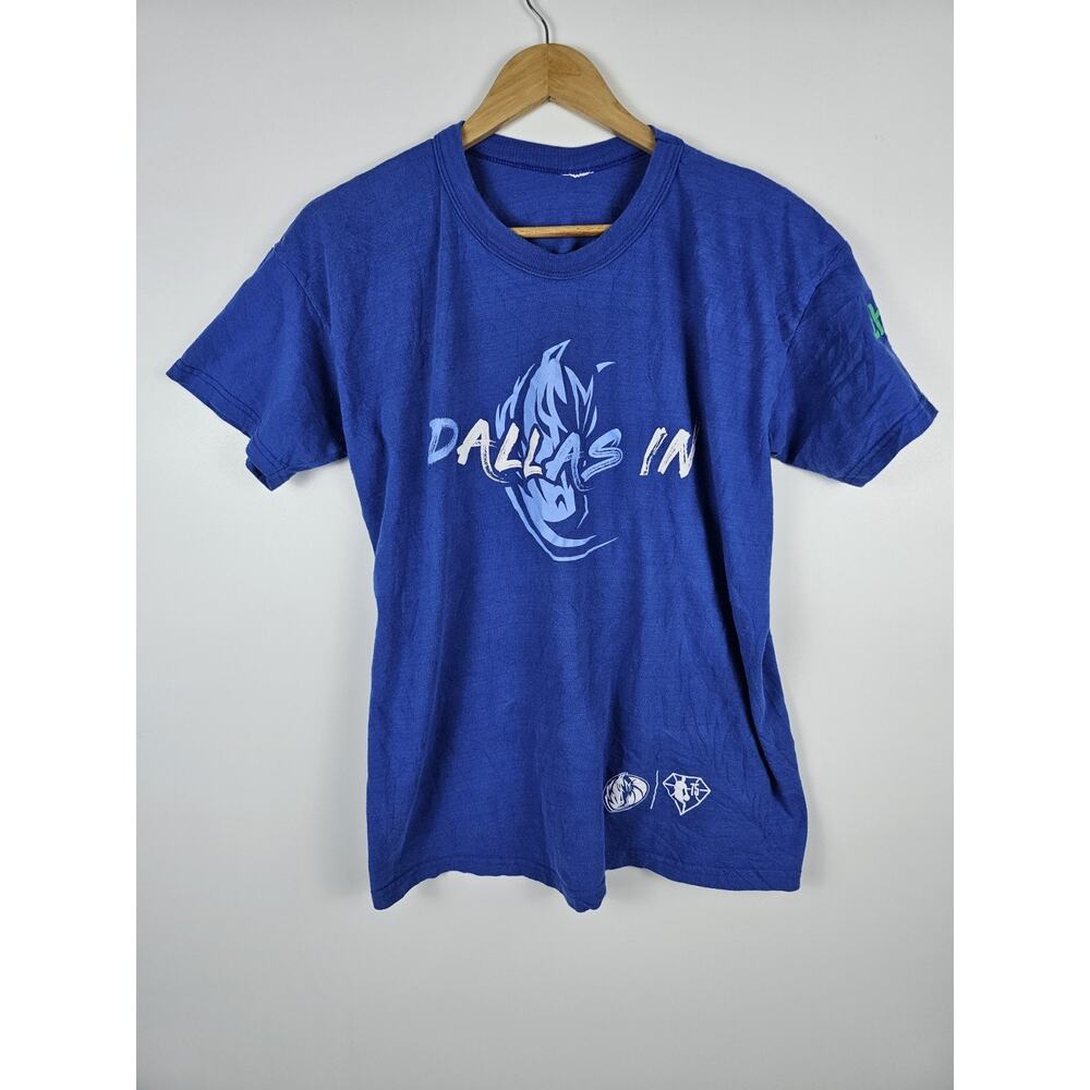 Dallas Mavericks NBA Mens T-Shirt Size M Blue Graphic Logo Short Sleeve